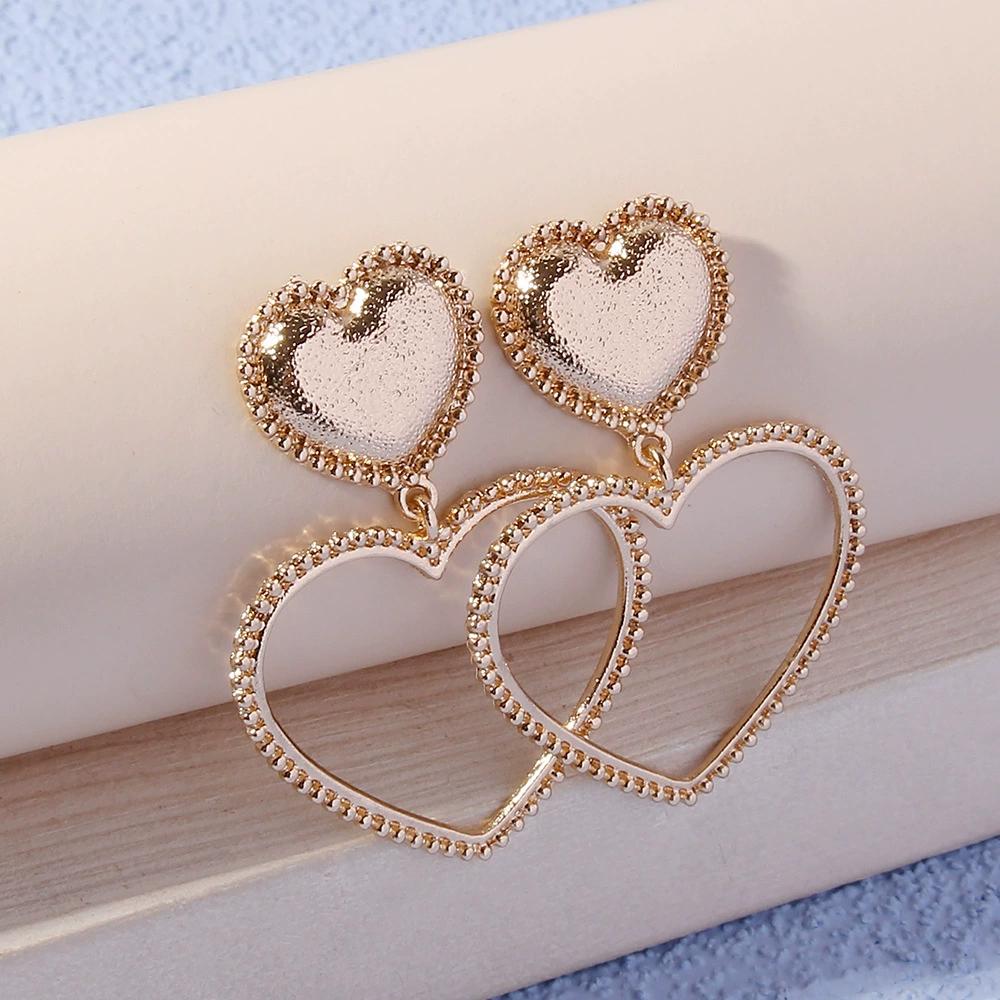 E1556 - Heart-shaped Pendant Earrings
