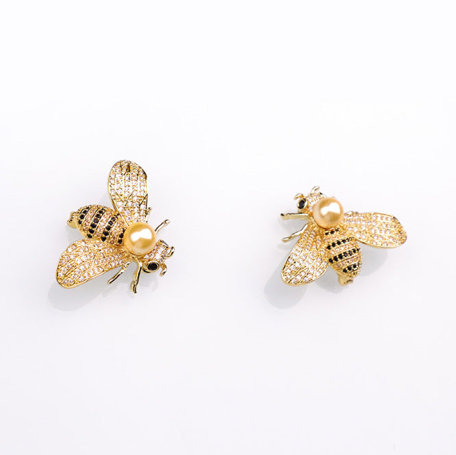 XSB179 - Golden Bee Saree Brooch
