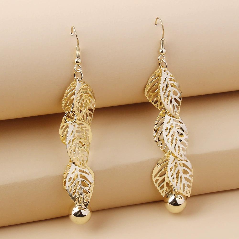 E1572 - Fashion Hollow Metal Earrings