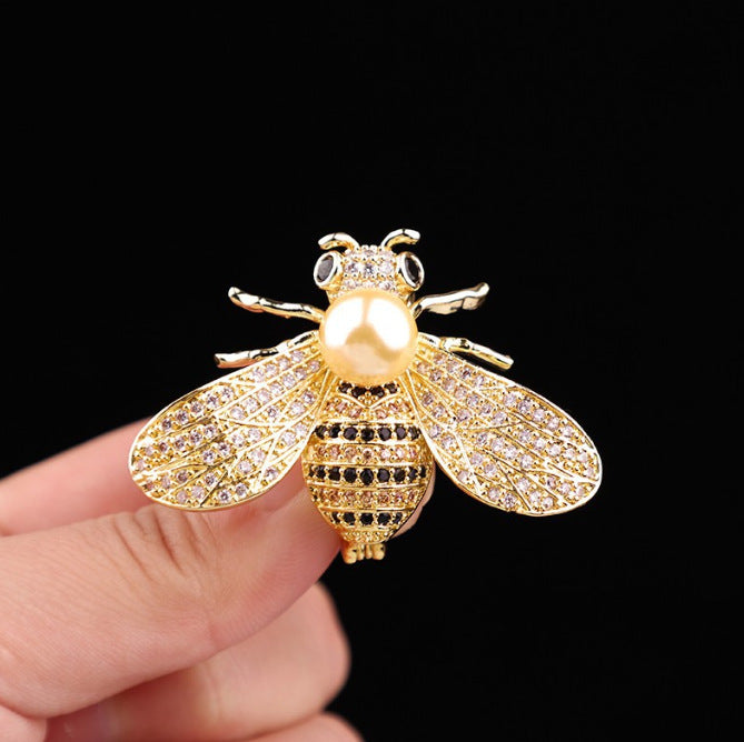 XSB179 - Golden Bee Saree Brooch