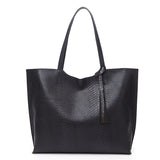 CL669 - Snake Print Tote Bag