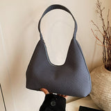 CL1489 - Simple portable crescent bag