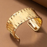 B997 - Elegant Hollow Golden Bracelet