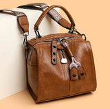 CL1590 - Retro Boston Shoulder Bag