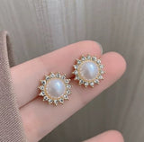 XE184 - Elegant Pearl Flower Earrings