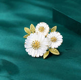 XSB162 - White Floral Saree Brooch